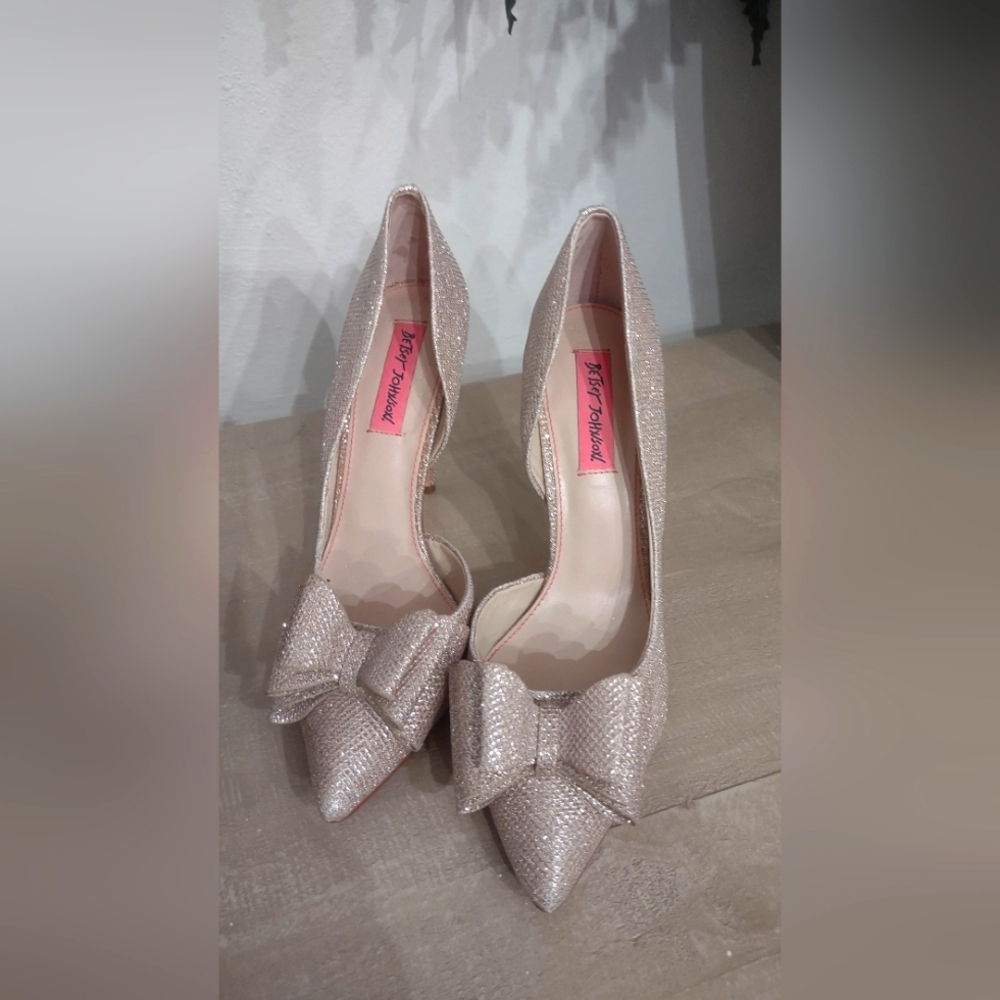 Betsey Johnson D'Orsay Bow toe pumps